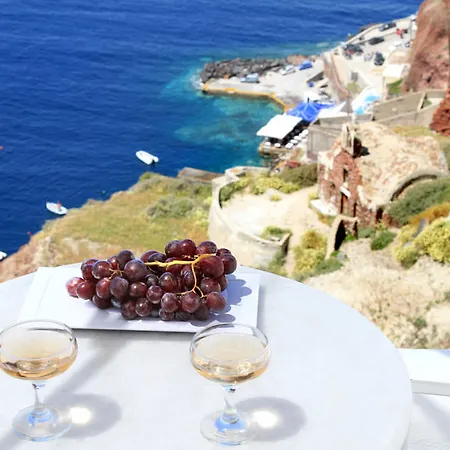 Finesse Oia (Santorini)