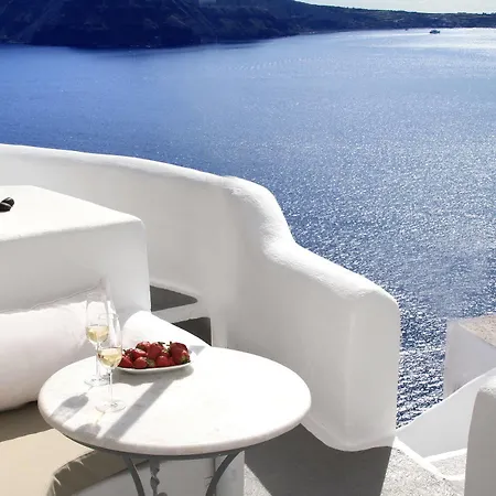 Finesse Oia (Santorini)
