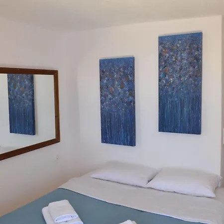 Finesse 3* Oia (Santorini)